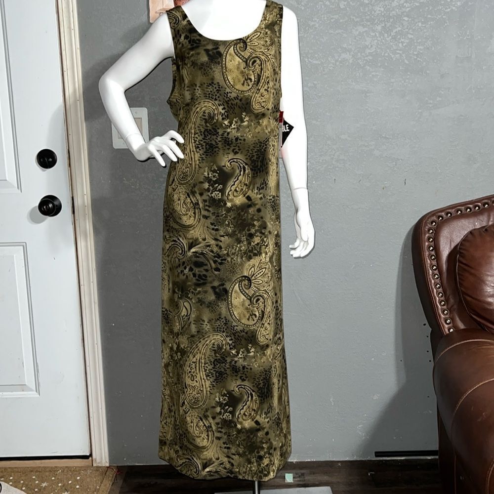 R&K originals .  Vintage long sleeveless dress size 16